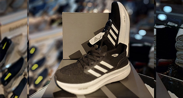 جينز أزرق غامق